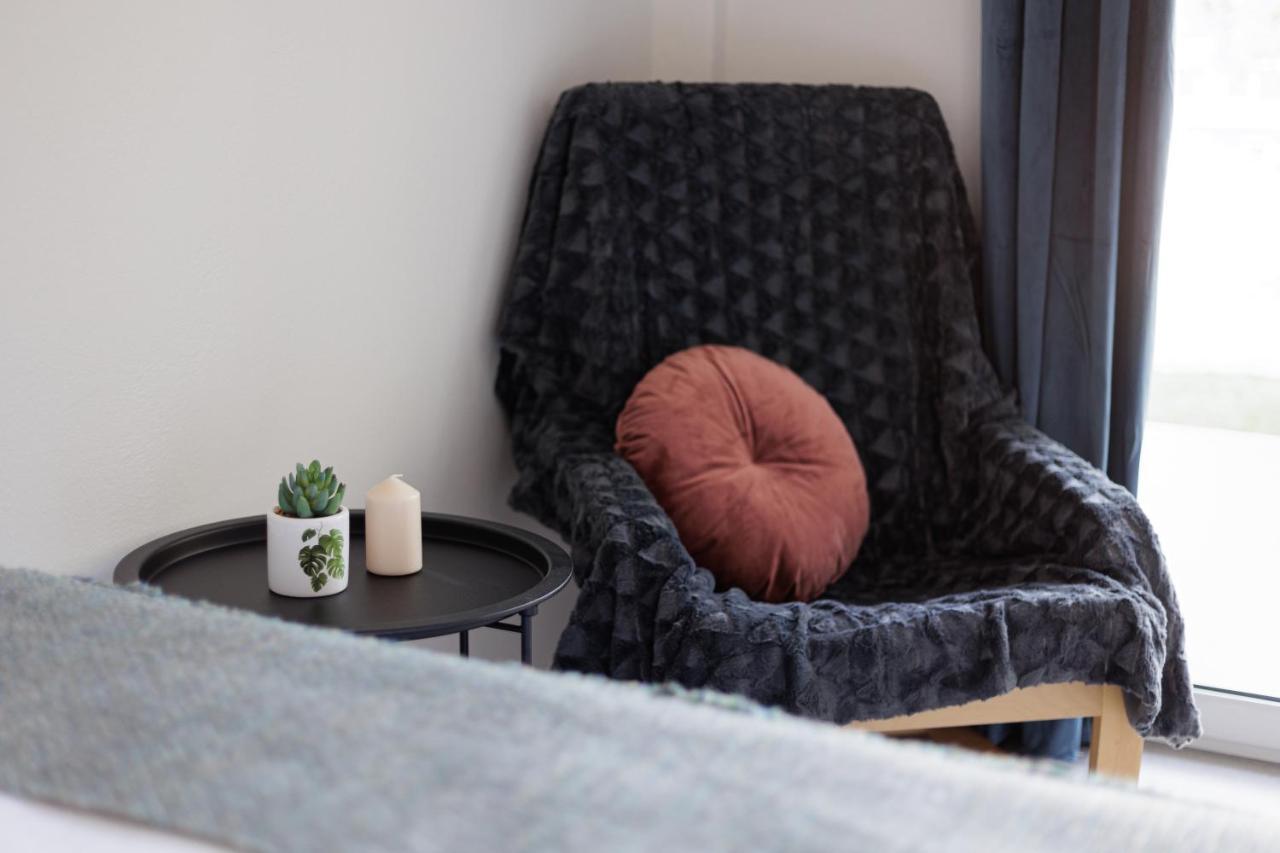 The Lake Apartments Коммено Экстерьер фото